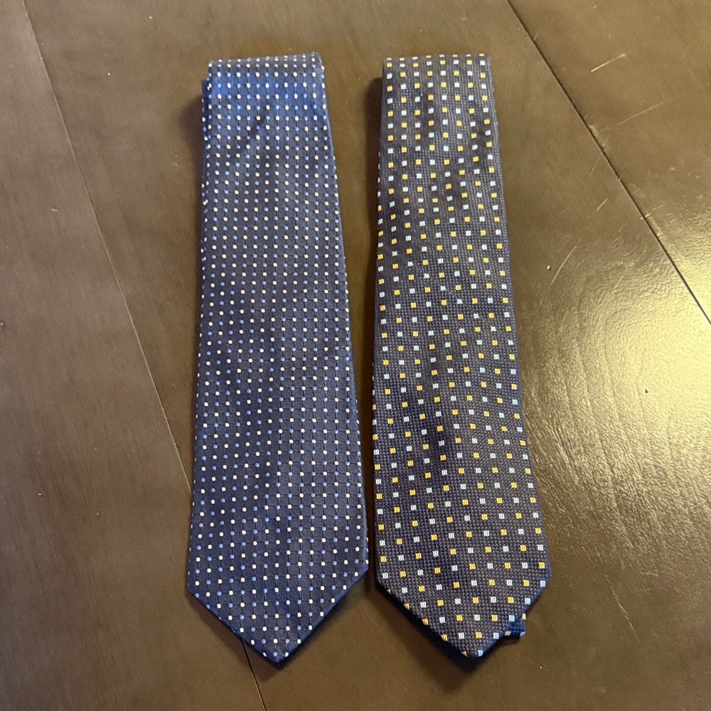 Brooks Brothers Elegant Navy Blue and Gold Men's Ties, like new (2 ties).